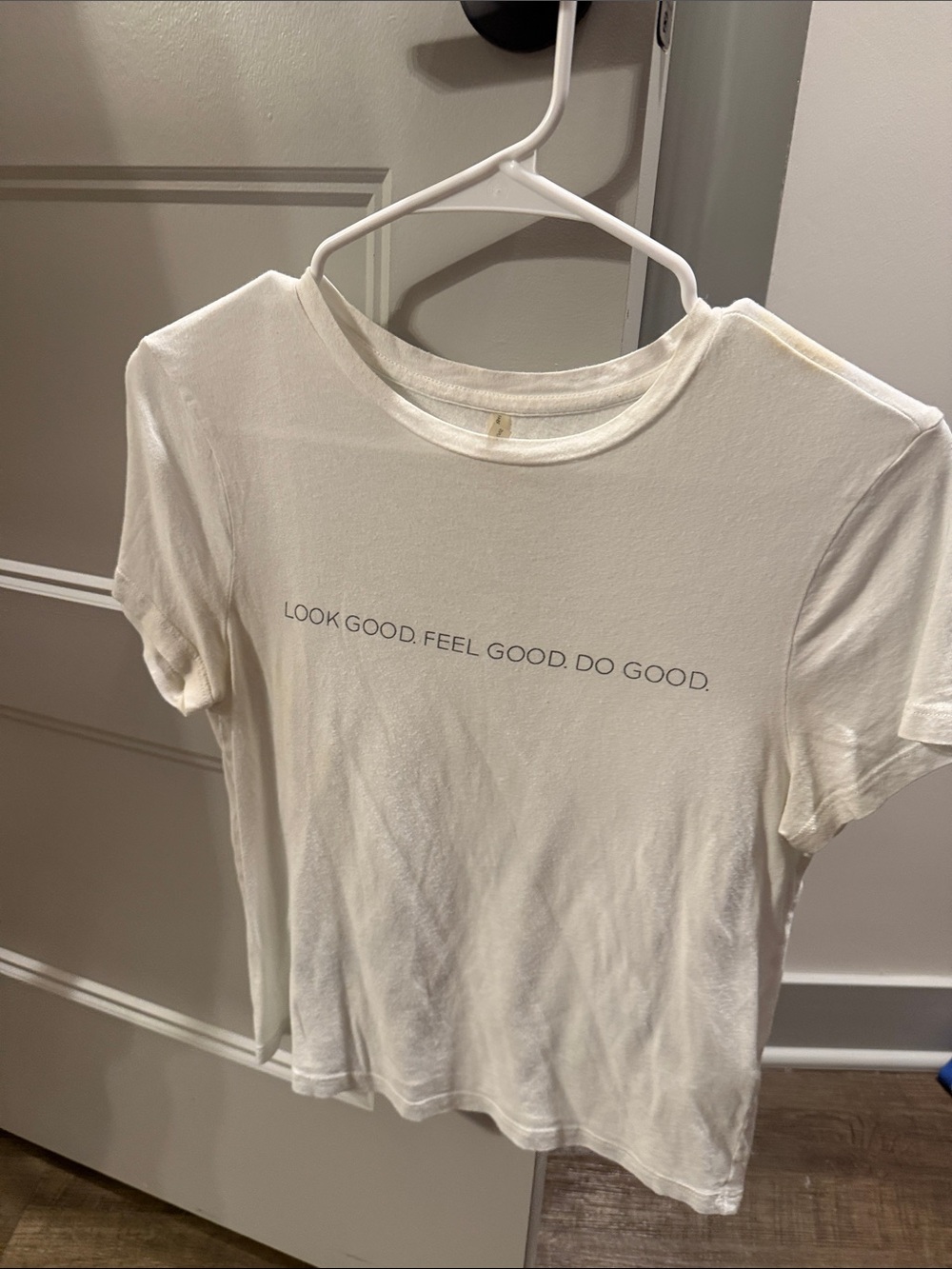 Alice + Olivia White Graphic Crewneck Tee